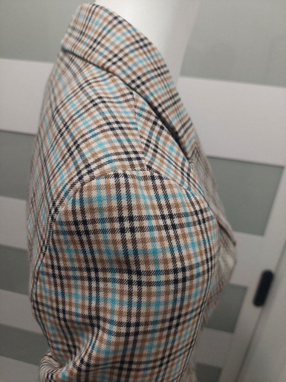 Plaid Tailored Longline Blazer - Size 0 (Tan, Turquoise Blue, Black - Picture 3 of 9